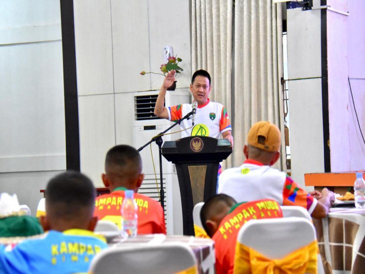 Wakili PJ Bupati Kampar, Sekda Hambali Lepas Kontingen Sepak Bola KMBS U-11