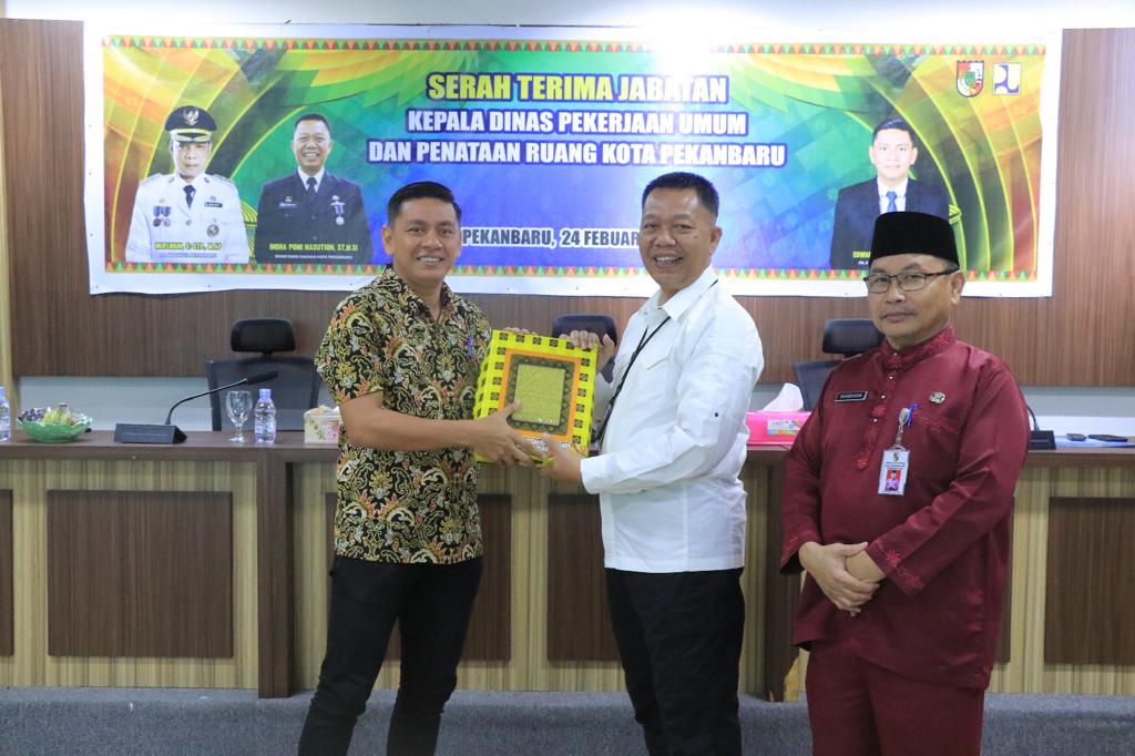 Sertijab Kadis PUPR, Indra Pomi Kepada Edwar Riansyah