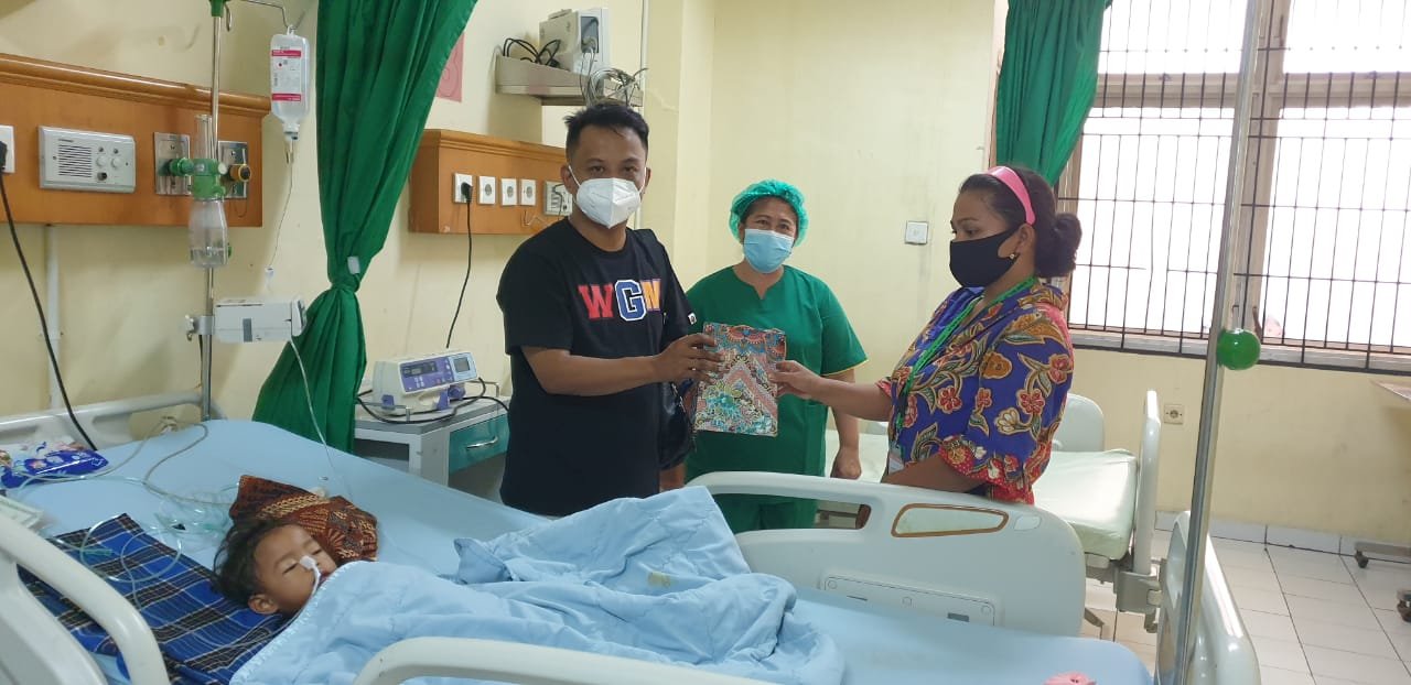 Tidak Punya Biaya dan BPJS, Kabaharkam Polri Bantu Pengobatan Balita