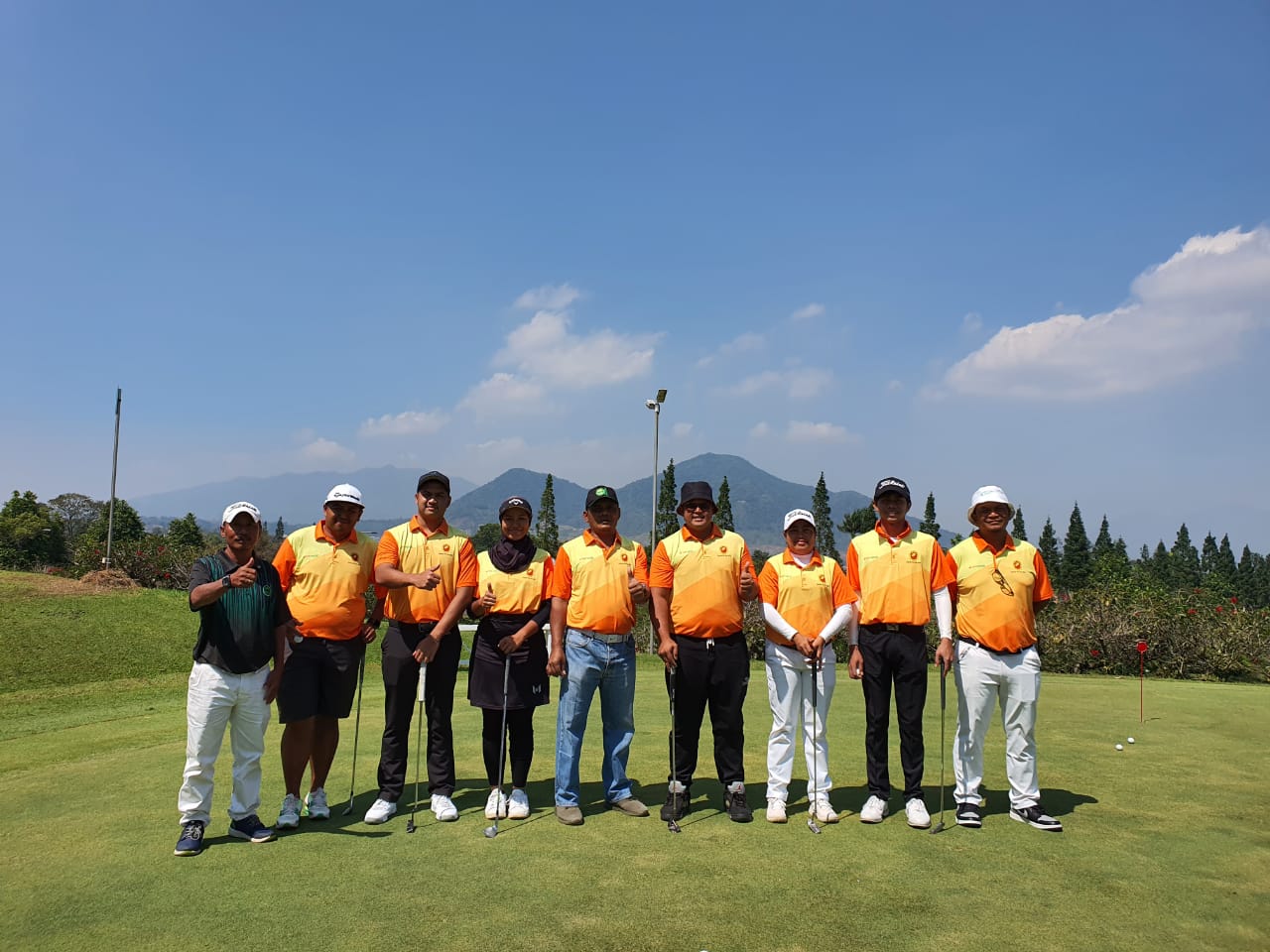 Tim Olahraga Golf Provinsi Riau Berangkat ke Kualifikasi Pra PON dengan Dukungan Bank Riau Kepri