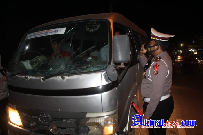 Polres Lhokseumawe Bersama Tim Gabungan Gelar Razia Masker di malam pergantian tahun 2020