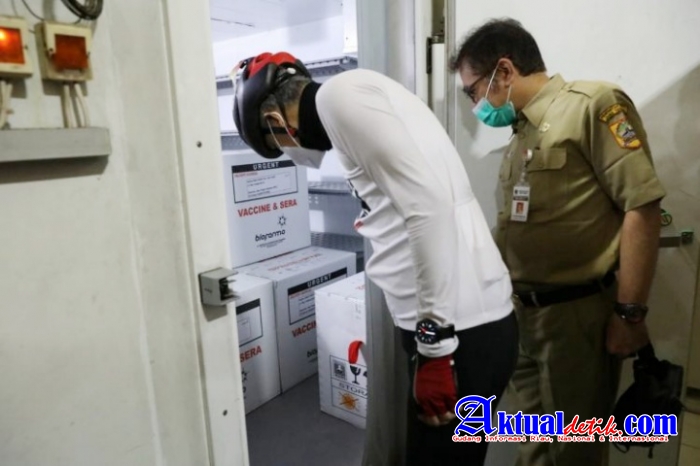 Ganjar Pranowo : 62.560 Dosis Vaksin Sinovac Tahap Pertama Untuk Nakes di Jateng