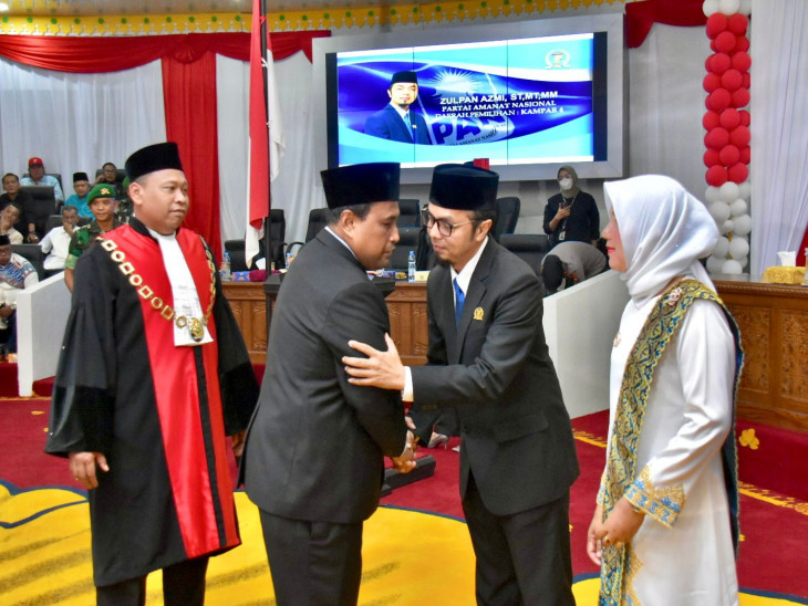 Mewakili Pj Bupati Kampar, Asisten II Hadiri Pelantikan Pimpinan Defenitif DPRD Kampar Masa Jabatan 2024-2029