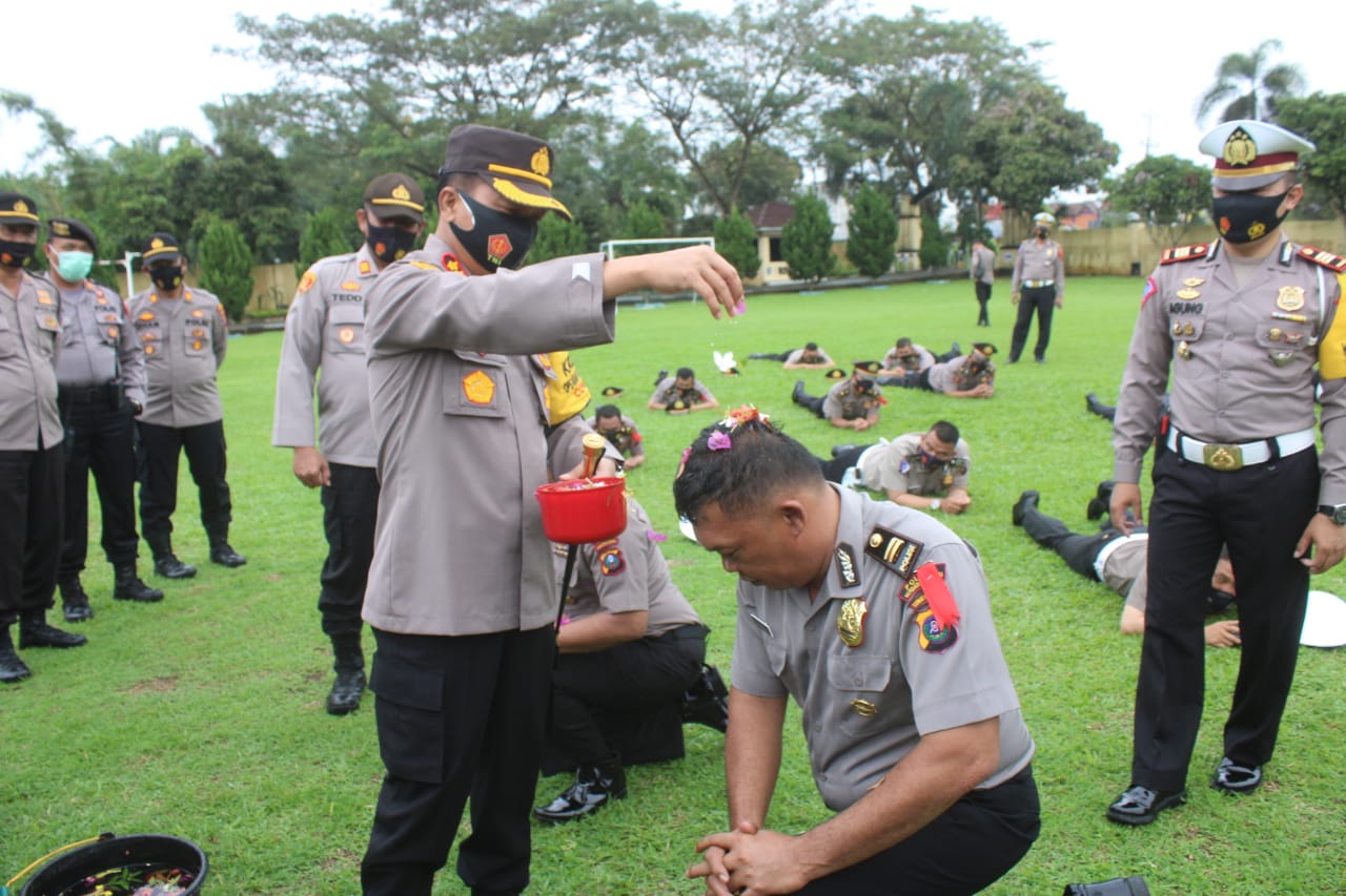 Kapolres Sergai Pimpin Korp Raport Kenaikan 49 Personel