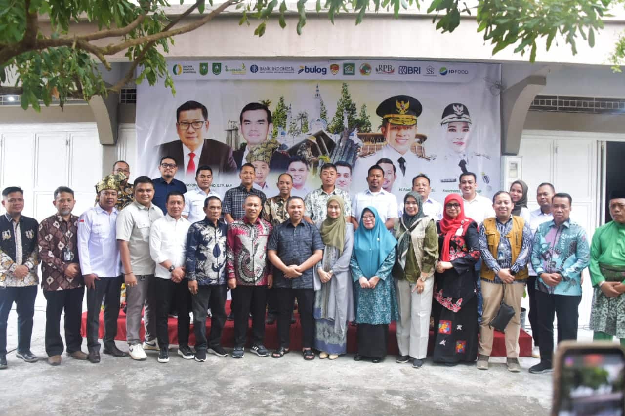 Wabup Bagus dampingi Gubri Launching Kios Pangan Kebangsaan dan Gerakan Pangan Murah