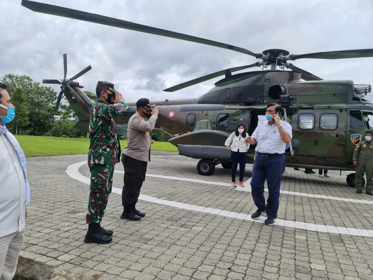 Kapolres Simalungun Sambut Kedatangan Menteri Luhut Binsar Panjaitan dan Rombongan di Hotel Niagara