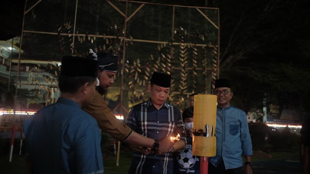 Muflihun Nyalakan Lampu Penyemangat Ibadah Puasa di Sekretariat Dprd Riau