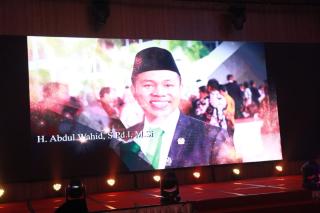 Anggota DPR RI Abdul Wahid Terima Penghargaan Tokoh Politik Inspiratif 