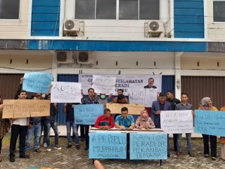 Ketum Kurang Serius, Anggota Pengurus Mendemo Organisasi DPC Peradi Pekanbaru