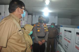 Kapolresta Cek Pendistribusian Vaksin Covid-19 di Gudang Instalasi Farmasi Logistik Kesehatan Diskes