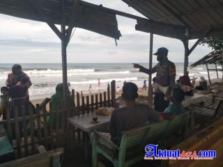 Polsek Banda Sakti Melakukan Pengamanan di Objek Wisata Pantai Ujong Blang