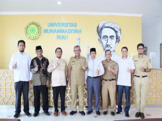 Pj Bupati Kampar Dr. Kamsol, MM Silaturrahmi dengan Rektor dan Civitas UMRI
