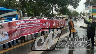 Ditengah Hujan, GEMMPAR Gelar Aksi Minta Kejati Riau Usut Tuntas Dugaan Korupsi di Siak