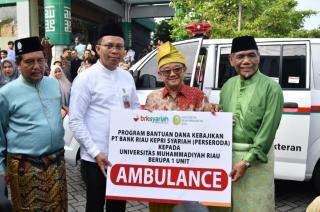 Melalui Menteri Pendidikan, BRK Syariah Serahkan Ambulans untuk Umri