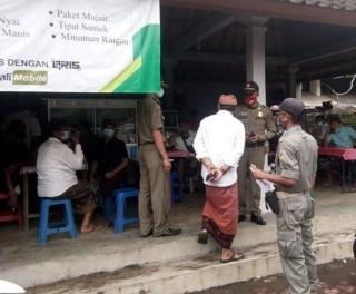 Penegakan Disiplin ASN, Nyantai di Luar Pada Jam Kerja