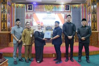 Bupati Bengkalis Sampaikan Rancangan Perda Pertanggungjawaban APBD 2024