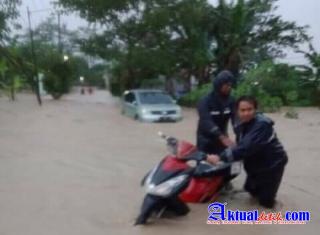 33 Rumah di Perum Cluster Dinar Indah Semarang Terendam Air setinggi Satu Meter
