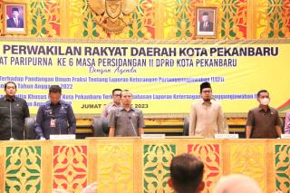 Pemko Pekanbaru Sampaikan LKPJ Penyelesaian Infrastruktur di DPRD Pekanbaru