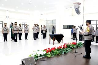 Kapolda Malut Pimpin Sertijab Wakapoda Dan Tiga Pejabat Utama Polda