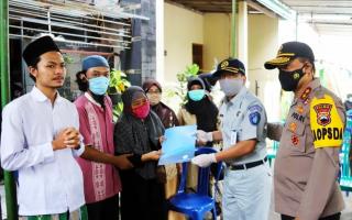 Tali Asih dan Santunan Jasa Raharja Korban Laka Kalijambe, Diserahkan Kapolda Jateng