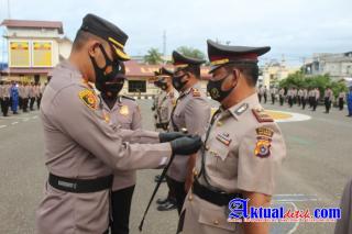 Kapolres Pimpin Upacara Sertijap Kabag Ren, Kasat Polair dan Kapolsek Kuta Makmur