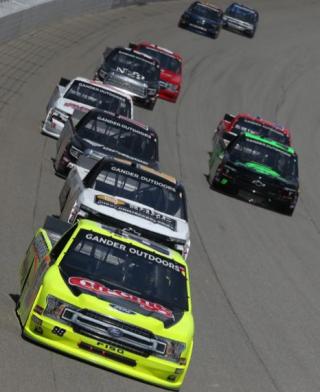 Driver dari Alpine Menangkan Kejuaraan NASCAR Truck Series 2020