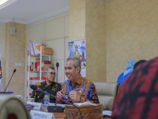 Sampaikan Laporan Triwulan III ke Kemendagri, Dr. Kamsol Paparkan Program Amanat Pemerintah Pusat
